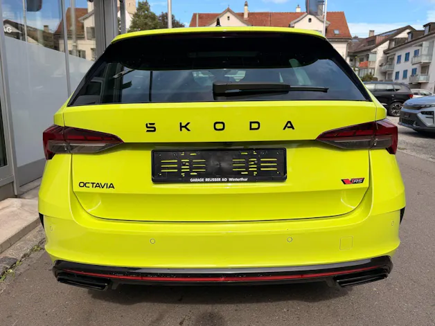 SKODA Octavia Combi 2.0 TSI RS 265 PS *** NEUSTES MODELL MIT PANORAMADACH ***