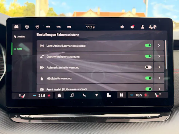 SKODA Octavia Combi 2.0 TSI RS 265 PS *** NEUSTES MODELL MIT PANORAMADACH ***