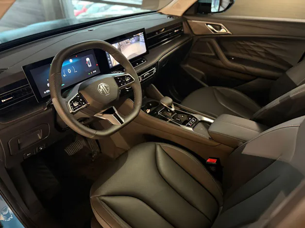 MG HS 1.5 T Luxury Automat