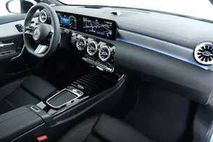 MERCEDES-BENZ A 250 AMG Line 4Matic W177