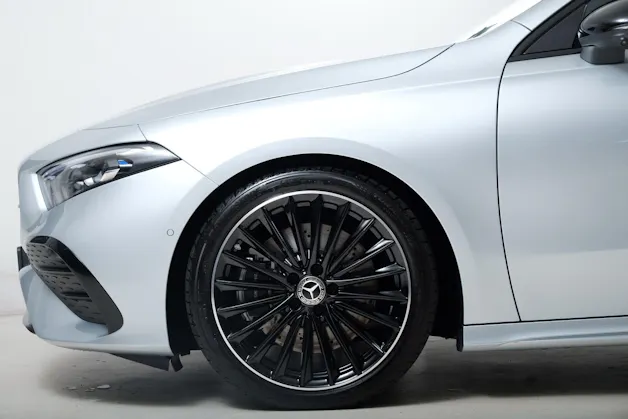 MERCEDES-BENZ A 250 AMG Line 4m W177