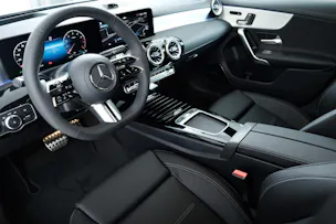 MERCEDES-BENZ A 250 AMG Line 4Matic W177
