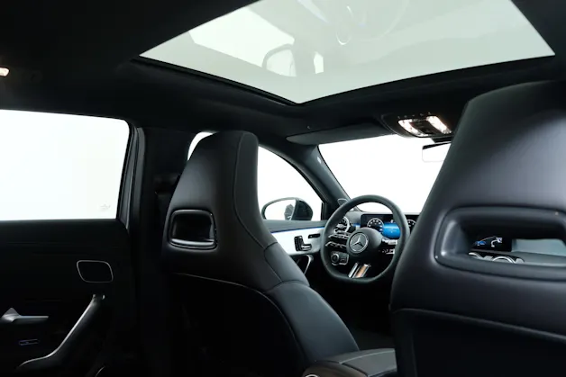 MERCEDES-BENZ A 250 AMG Line 4m W177