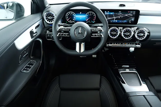 MERCEDES-BENZ A 250 AMG Line 4m W177