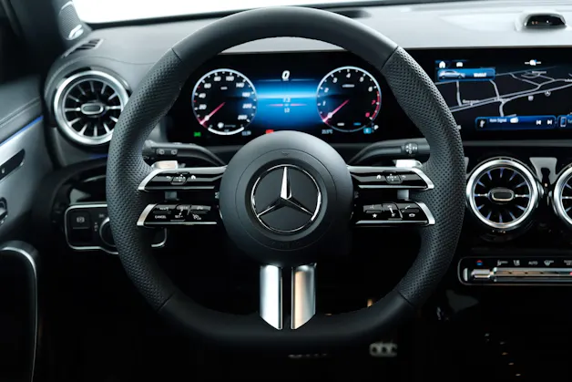 MERCEDES-BENZ A 250 AMG Line 4m W177