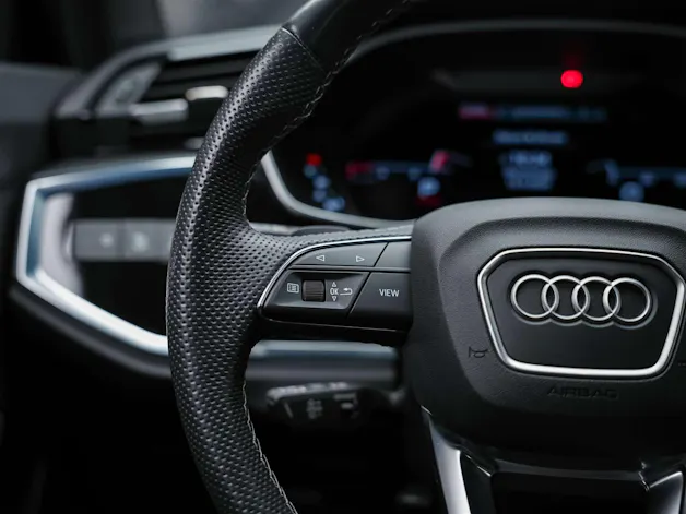 AUDI Q3 Sportback 40 TDI S line quattro S-tronic *Assistenten*Sonos*Memory*