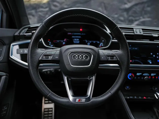 AUDI Q3 Sportback 40 TDI S line quattro S-tronic *Assistenten*Sonos*Memory*