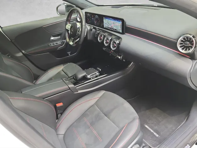 MERCEDES-BENZ A 250 AMG Line 4m