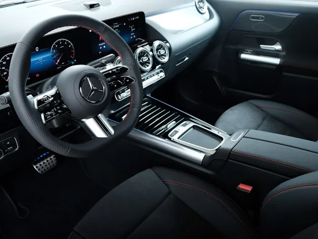 MERCEDES-BENZ GLA-Klasse H247 GLA 200 Night Star AMG Line