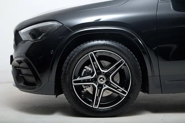 MERCEDES-BENZ GLA-Klasse H247 GLA 200 Night Star AMG Line