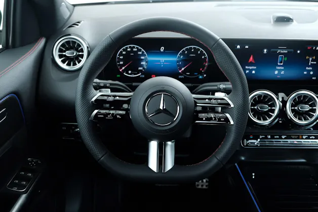 MERCEDES-BENZ GLA-Klasse H247 GLA 200 Night Star AMG Line