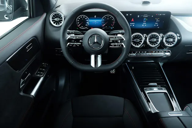 MERCEDES-BENZ GLA-Klasse H247 GLA 200 Night Star AMG Line