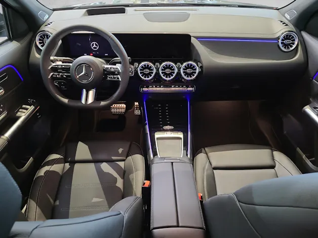 MERCEDES-BENZ GLA 250 Swiss Star AMG 4M H247
