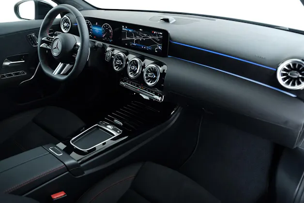 MERCEDES-BENZ A 200 Night Star AMG Line W177