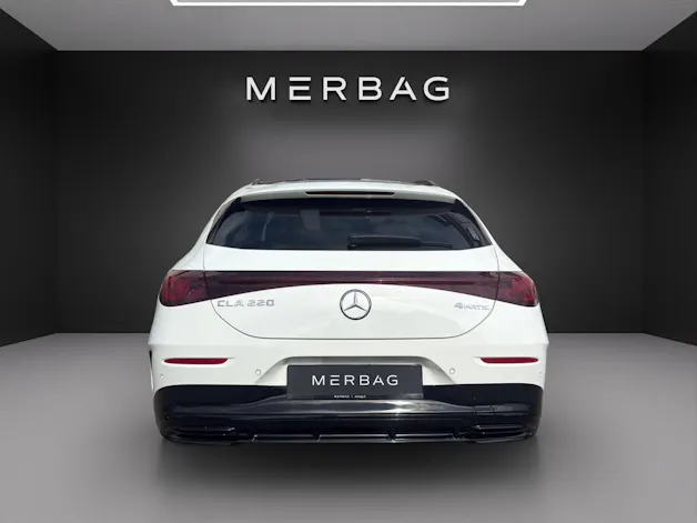 MERCEDES-BENZ CLA 220