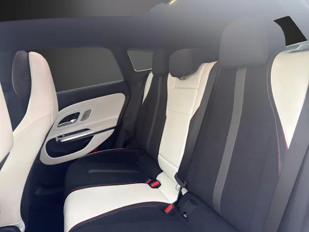 MERCEDES-BENZ CLA 220
