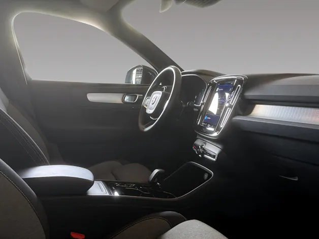 VOLVO XC40 B3 Benzin Mild Hybrid Plus Dark DCT