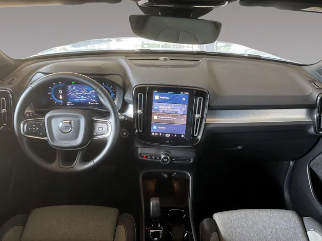 VOLVO XC40 B3 Benzin Mild Hybrid Plus Dark DCT