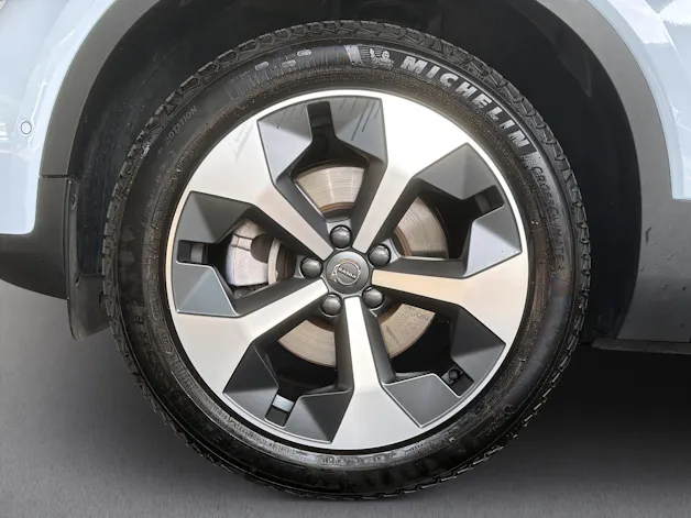 VOLVO XC40 B3 Benzin Mild Hybrid Plus Dark DCT