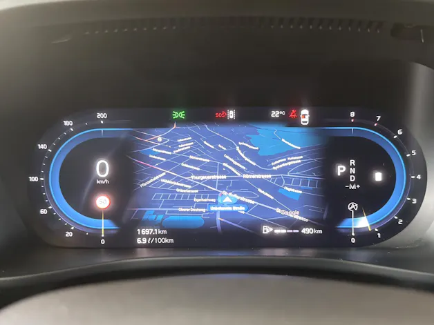 VOLVO XC40 B3 Benzin Mild Hybrid Plus Dark DCT