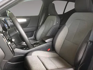 VOLVO XC40 B3 Benzin Mild Hybrid Plus Dark DCT