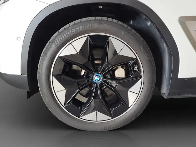 BMW iX3 Impressive