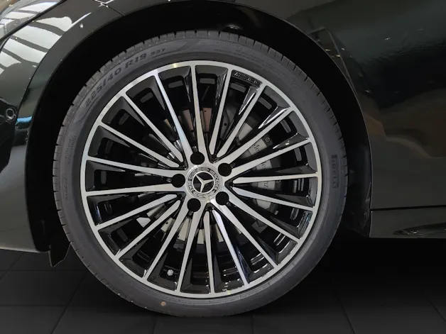 MERCEDES-BENZ C 220 d Swiss Star 4M AMG Line