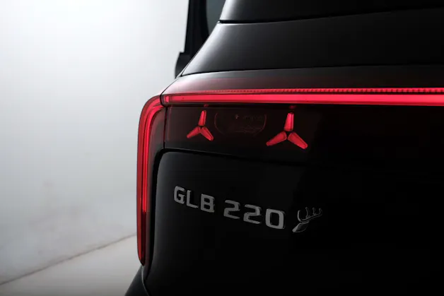 MERCEDES-BENZ GLB-Klasse X248 GLB 220 4matic Me.-Fzg. / Demo