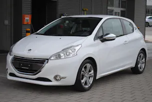 PEUGEOT 208 1.6 VTI XY