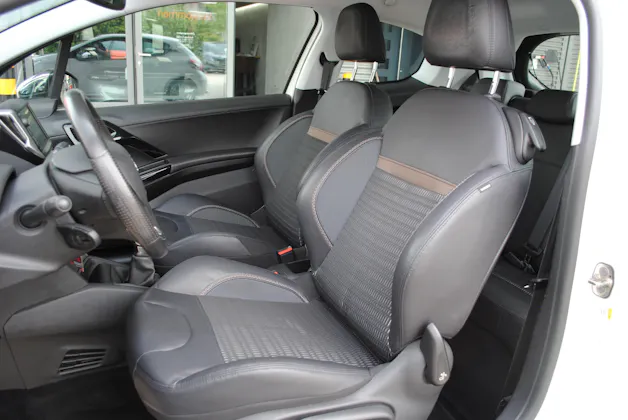 PEUGEOT 208 1.6 VTI XY