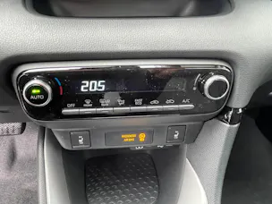 MAZDA 2 Hybrid Centre-line