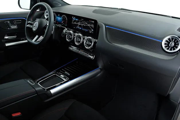 MERCEDES-BENZ GLA 250 Swiss Star AMG Line 4matic H247