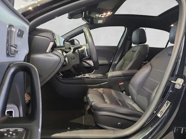 MERCEDES-BENZ A 250 AMG Line 4m Limousine