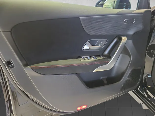 MERCEDES-BENZ A 250 AMG 4M W177