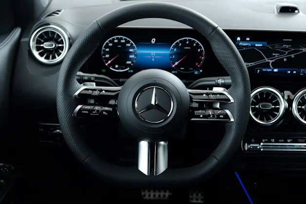 MERCEDES-BENZ GLA 250 Swiss Star AMG Line 4matic H247