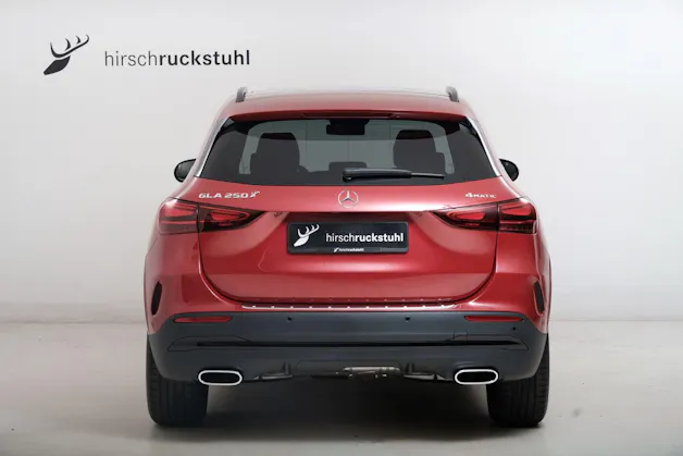 MERCEDES-BENZ GLA 250 Swiss Star AMG Line 4matic H247