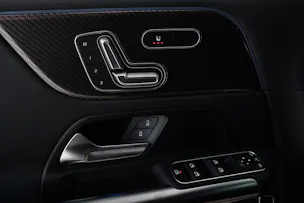 MERCEDES-BENZ GLA 250 AMG Line 4Matic Swiss Star H247