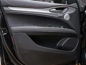 ALFA ROMEO Stelvio 2.0 Intensa Q4 AT8 *SOFORT Verfügbar*Werksgarantie*Panorama*Harman/Kardon*