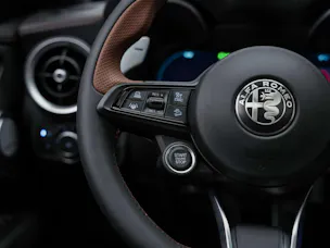 ALFA ROMEO Stelvio 2.0 Intensa Q4 AT8 *SOFORT Verfügbar*Werksgarantie*Panorama*Harman/Kardon*