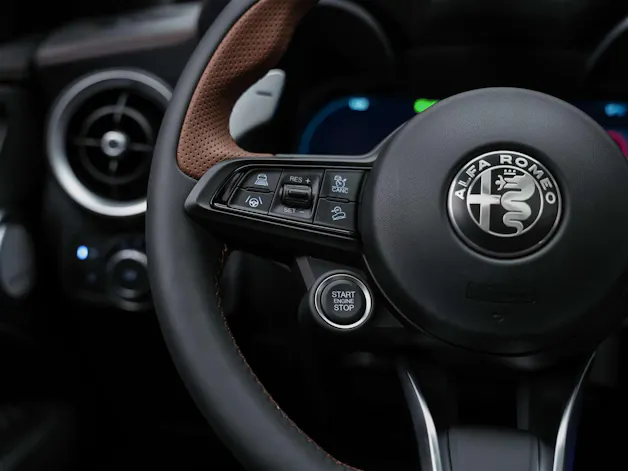 ALFA ROMEO Stelvio 2.0 Intensa Q4 AT8 *SOFORT Verfügbar*Werksgarantie*Panorama*Harman/Kardon*