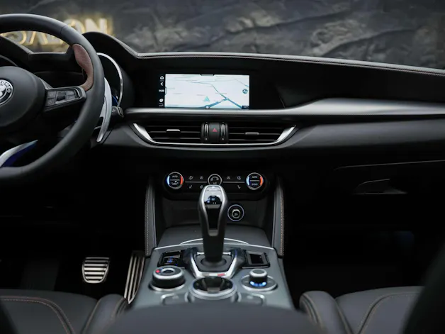 ALFA ROMEO Stelvio 2.0 Intensa Q4 AT8 *SOFORT Verfügbar*Werksgarantie*Panorama*Harman/Kardon*