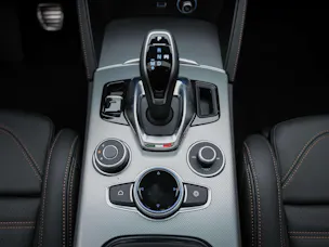 ALFA ROMEO Stelvio 2.0 Intensa Q4 AT8 *SOFORT Verfügbar*Werksgarantie*Panorama*Harman/Kardon*
