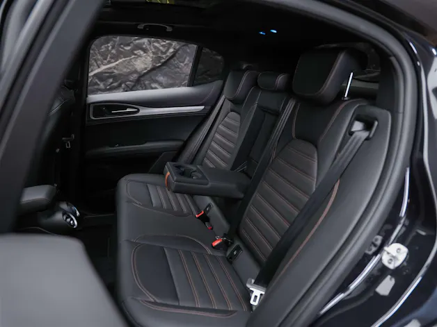 ALFA ROMEO Stelvio 2.0 Intensa Q4 AT8 *SOFORT Verfügbar*Werksgarantie*Panorama*Harman/Kardon*