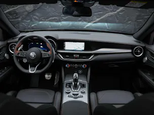 ALFA ROMEO Stelvio 2.0 Intensa Q4 AT8 *SOFORT Verfügbar*Werksgarantie*Panorama*Harman/Kardon*