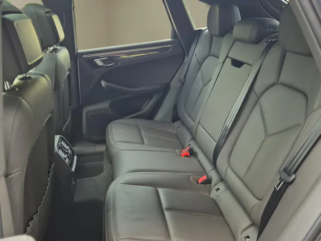 PORSCHE Macan S PDK