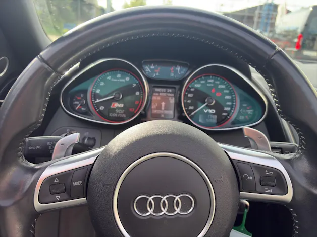 AUDI R8 Spyder 5.2 FSI V10 quattro S-Tronic
