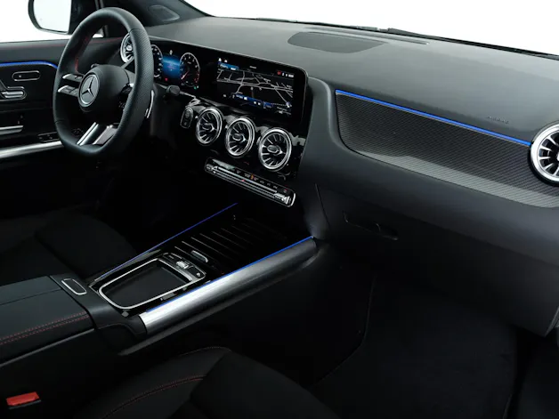 MERCEDES-BENZ GLA 250 Swiss Star AMG Line 4matic H247