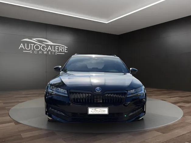 SKODA Superb Combi 2.0 TDi SportLine 4x4 DSG | CH | AHK |