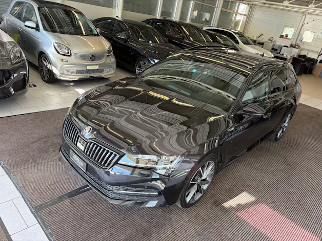 SKODA Superb Combi 2.0 TDi SportLine 4x4 DSG | CH | AHK |