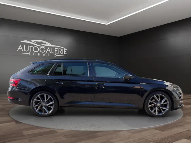 SKODA Superb Combi 2.0 TDi SportLine 4x4 DSG | CH | AHK |